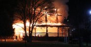 Bolu'da alev alev yanan kafeterya küle döndü