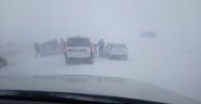 Ulaşıma kar engeli! Yolda kaldılar