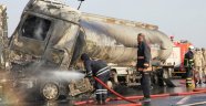 Zincirleme kaza: 2 tır ve 1 tanker yandı 3 kişi yaralandı