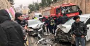 Şanlıurfa'da iki otomobil çarpıştı: 2 yaralı