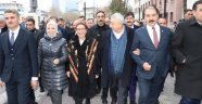 "Bu günleri elbirliğiyle atlatacağız"