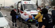 Emanet aldığı otomobille kaza yaptı