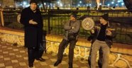 Depremde panik yaşayan vatandaşlar sokaklara döküldü