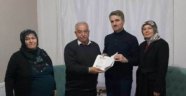 Vali Baruş'tan şehit ailesine ziyaret