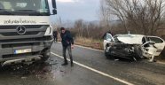Otomobil ile beton mikseri kafa kafaya çarpıştı: 4 yaralı