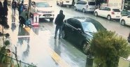 Polis bıçaklı kavgayı havaya ateş ederek ayırdı