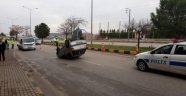 Kilis'te otomobilin devrilmesi sonucu 2 kişi yaralandı
