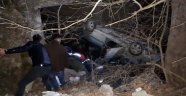 Otomobil köprüden uçtu gelin ve kayınpederi hayatını kaybetti