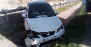 Kontrolden çıkan araç yağmur kanalına düştü: 2 yaralı