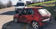 Öğrenci servisi otomobille çarpıştı: 4 yaralı