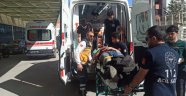 Pikap park halindeki otomobile çarptı: 3 yaralı