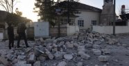 Fırtına minareleri devirdi çatıları uçurdu