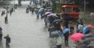 Muson yağmurları 81 can aldı