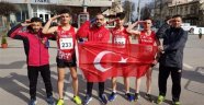 Ukrayna'dan dereceyle döndüler