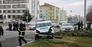 Polis otosu ile otomobil çarpıştı: 1'i ağır 5 yaralı