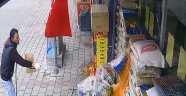 Arkadaşına kızan genç kız babasının marketini kundakladı