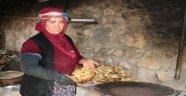 Tandırdan pişirilen ekmeğe ilgi arttı!