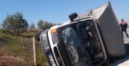 Salihli'de kamyonet devrildi: 4 yaralı