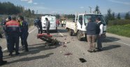 Kamyonet ile motosiklete çarptı: 1 Ölü