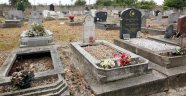 Fransa'da mezarlıklar dolmaya başladı