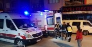 Pencereden düşen yaşlı kadın hastaneye kaldırıldı
