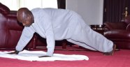 Uganda Cumhurbaşkanı evinde spor yaptı