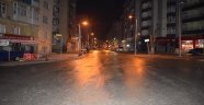 Cadde ve sokaklar sessizliğe büründü