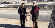 Ekmekler evlere kadar götürülüyor..