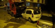 Kontrolden çıkan tır 3 araca çarpıp durabildi