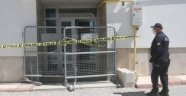 Elazığ'da 7 katlı apartman karantinaya alındı