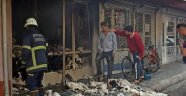 Nazilli'de yorgan dikim evi yangında kül oldu