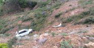 Otomobil şarampole yuvarlandı: 1 ölü 1 yaralı