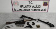 Silahlar ve mühimmat ele geçirildi!