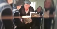 86 yaşına giren Veli amcaya doğum günü sürprizi
