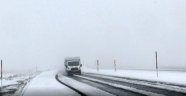 Kars'ta gar gış gıyamet