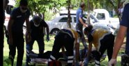 Parkta hareketsiz yatan adamın başında "ölü-diri" tartışması