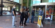 Korona tedbirleriyle AVM'ler açıldı