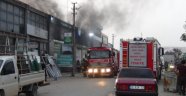 Sanayide yangın 3 araç kül oldu