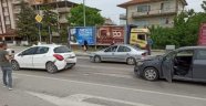 Beypazarı'nda zincirleme kaza: 3 araç birbirine girdi
