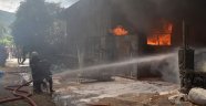 Osmaniye'de 3 iş yeri yandı 7 itfaiye eri dumandan etkilendi