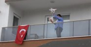Ekmeğini bakkaldan drone ile aldı