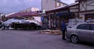 Narman'da fırtına çatıları uçurdu