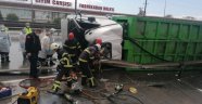 Çöp kamyonu bariyerlere saplandı: 1 ölü 1 yaralı