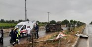Tarım işçilerini taşıyan minibüs devrildi: 15 yaralı