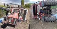 Traktör şarampole devrildi anne öldü 2 kızı yaralandı