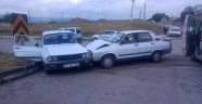 Balıkesir'de trafik kazası: 1 ölü 2 yaralı