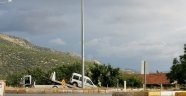 Hafif ticari araç şarampole devrildi: 2 yaralı