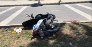 Virajı alamayan motosiklet sürücüsü ağaca çarptı: 1 ölü