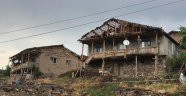 Çatılar uçtu direkler devrildi!
