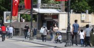 Kısıtlama kalkınca caddeler doldu